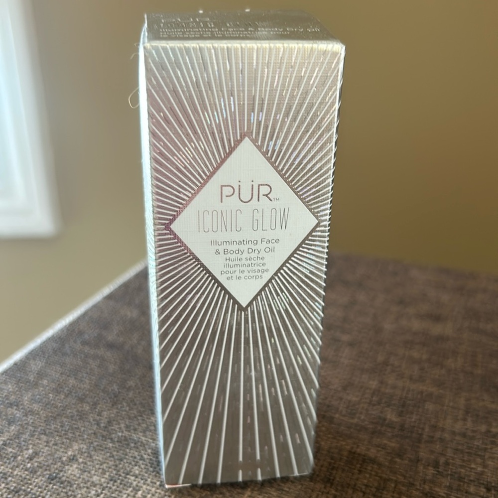 PUR iconic glow illuminating face and body dry oil. NIB